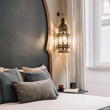 Ammar - 2 Bedrooms In Principe Real * ליסבון